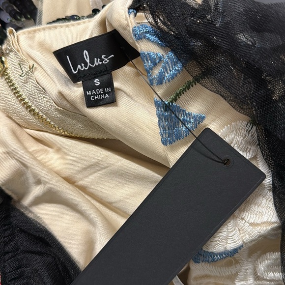 NWT Show Stopper Cream Embroidered Sequin Bodycon Midi Dress - Picture 3 of 3